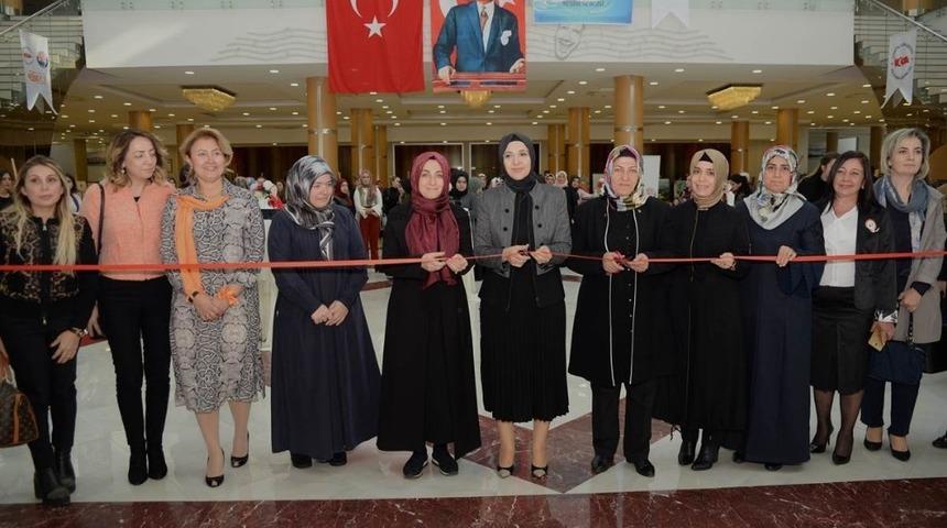 Konukevi’nde kalan kadınlardan resim sergisi