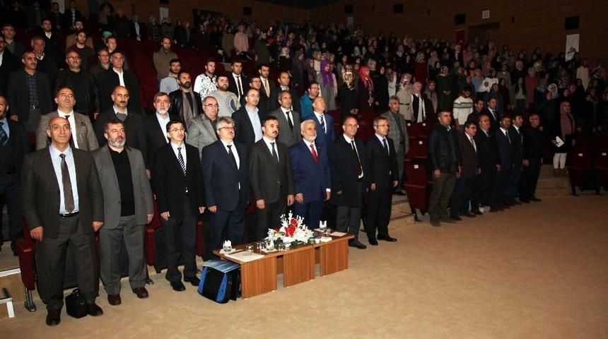 Ağrı&rsquo;da  &ldquo;Peygamberimiz ve Gen&ccedil;lik&rdquo; konulu panel d&uuml;zenlendi