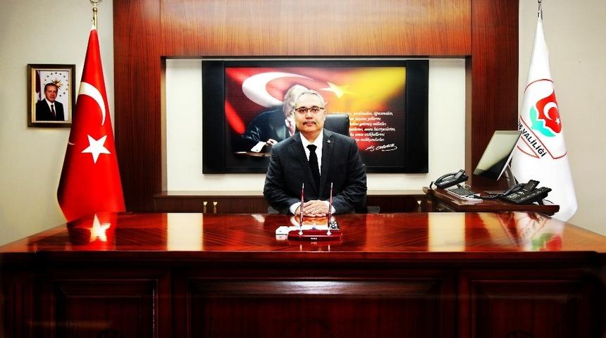 Vali G&uuml;nd&uuml;z&ouml;z&rsquo;den dolandırılıcılık uyarısı