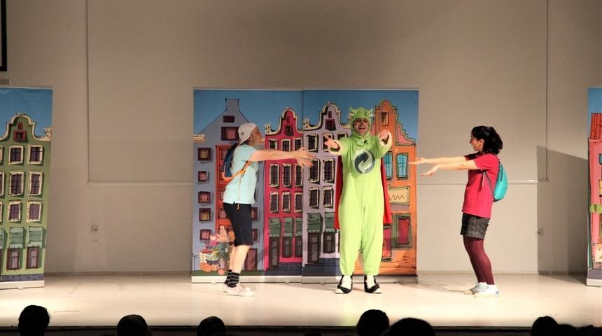 Başiskele’de geri dönüşüm tiyatro ile anlatıldı