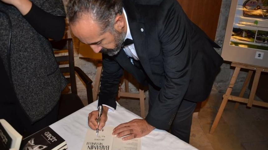 Prof. Dr. Atila Y&uuml;ksel, Kuşadası&rsquo;nda okurlarıyla buluştu