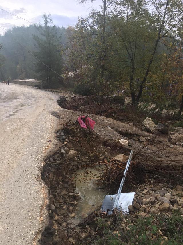 Manavgat'ta şiddetli yağış taşkına neden oldu (2)