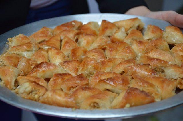 Tescilli Sivrihisar Muska Baklavası kapış kapış tüketildi