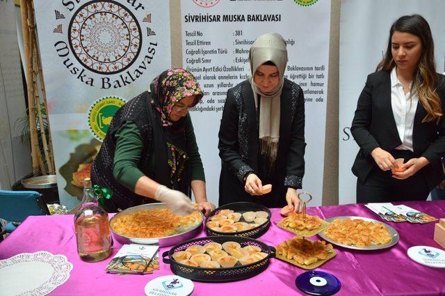 Tescilli Sivrihisar Muska Baklavası kapış kapış tüketildi