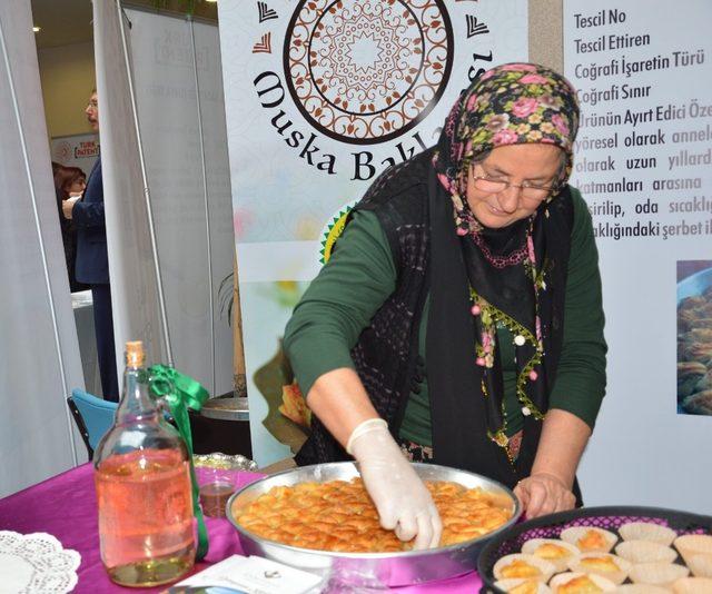 Tescilli Sivrihisar Muska Baklavası kapış kapış tüketildi