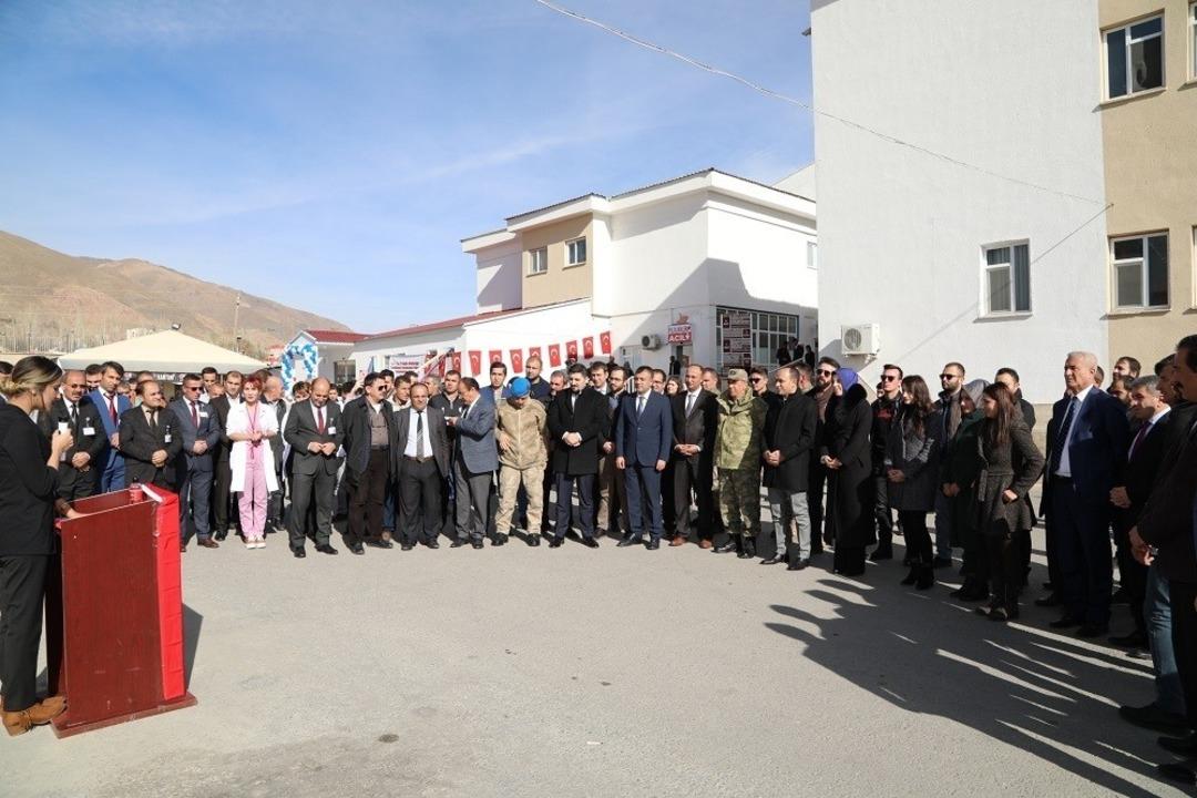 Başkale&rsquo;de diyaliz ve acil servis merkezleri hizmete a&ccedil;ıldı