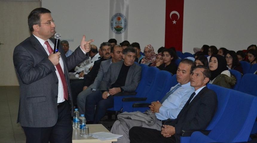 Kaymakam &Ccedil;imşit, &lsquo;Kariyer G&uuml;nleri&rsquo;nin konuğu oldu