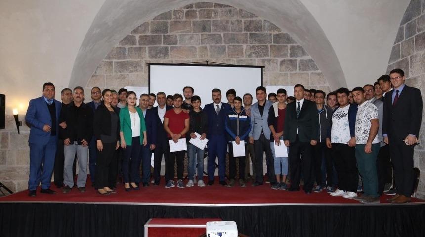 40 kursiyere sertifika