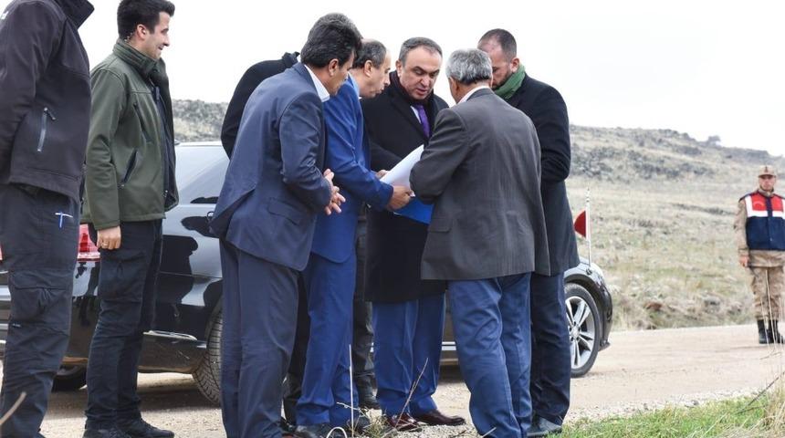 Vali Soyt&uuml;rk Tekstil İhtisas Organize Sanayi B&ouml;lgesi alanında incelemelerde bulundu