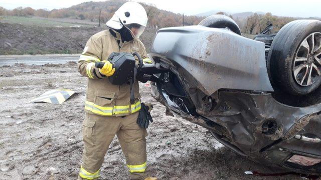 Balıkesir’de otomobil takla attı: 1 ölü, 3 yaralı