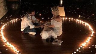 Şarkıcı Aylin Coşkun'a romantik evlilik teklifi! 