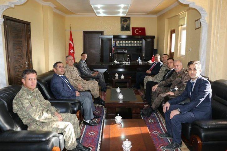 Hakkari Valisi Akbıyık, yeni ilçe Olan Derecik’te incelemelerde bulundu G2