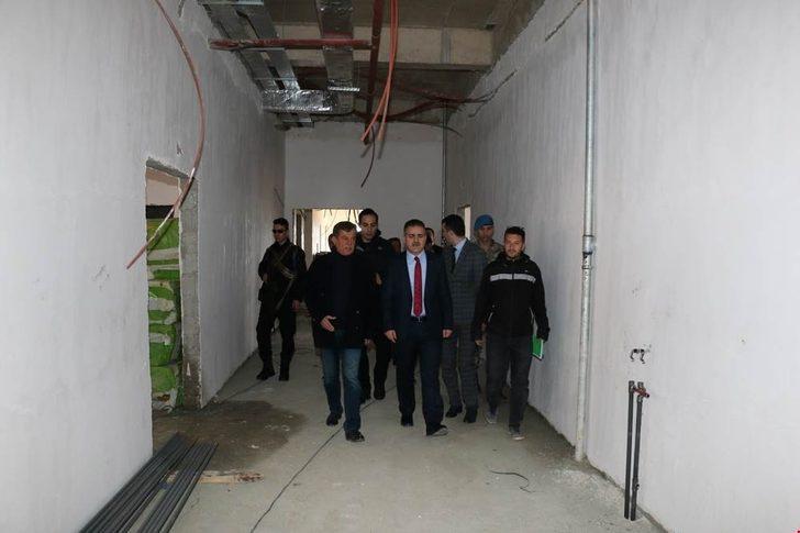 Hakkari Valisi Akbıyık, yeni ilçe Olan Derecik’te incelemelerde bulundu G3