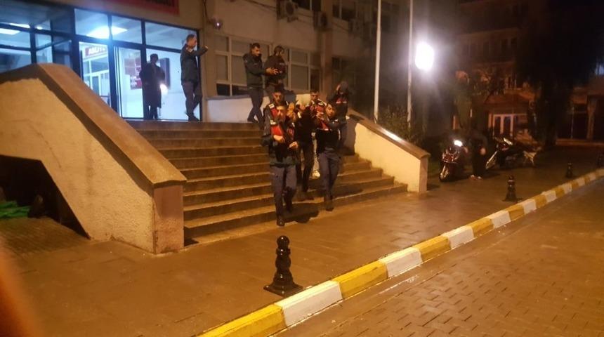 Bakkalı gasp eden şebeke jandarmadan kaçamadı