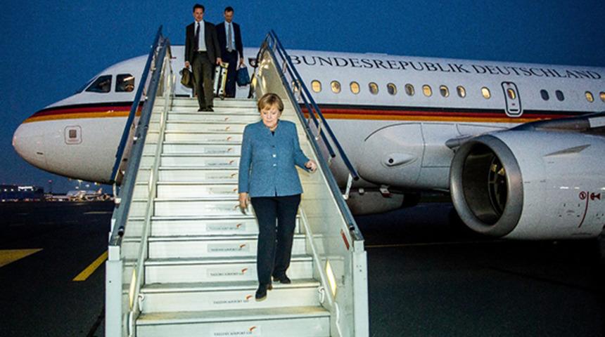 G-20 Zirvesi'ne giden Merkel'in uçağı acil iniş yaptı