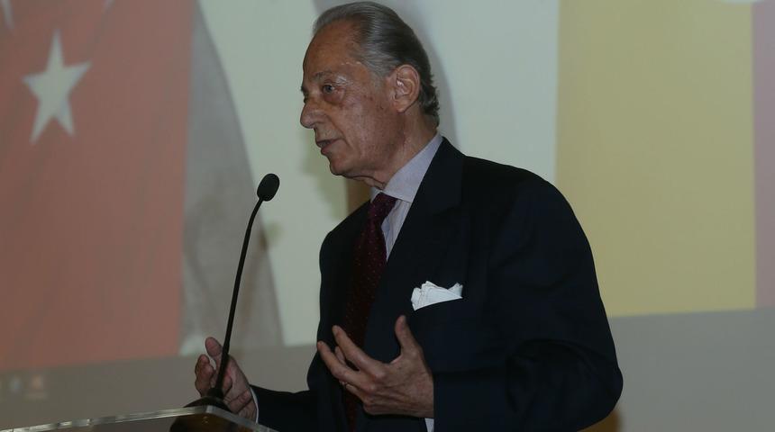 Faruk S&uuml;ren'den Mustafa Cengiz'e tavsiye: "Daha dikkatli olması gerekiyor"