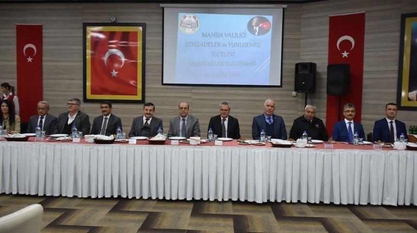 Vali Deniz, Şehzadeler ve Yunusemre muhtarları ile buluştu