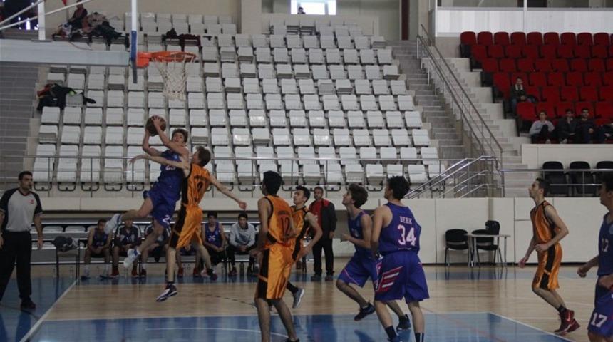 Gen&ccedil; erkekler basketbol m&uuml;sabakaları başladı