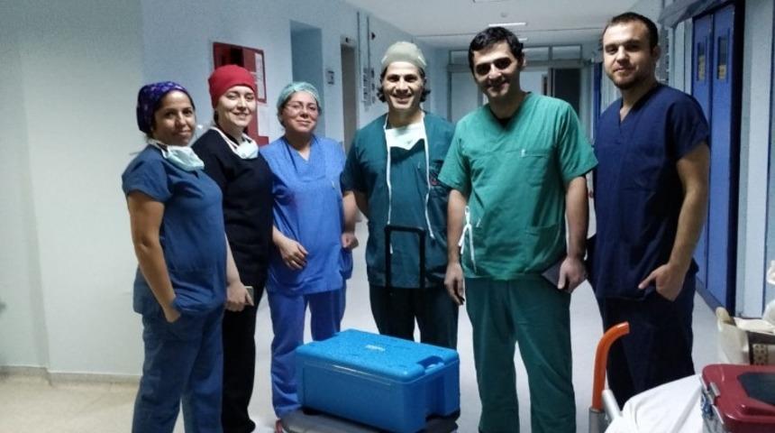 Beyin &ouml;l&uuml;m&uuml; ger&ccedil;ekleşen hasta 3 kişiye umut oldu