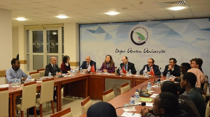 Rahmi Er, Ruandalı &ouml;ğrencilerle bir araya geldi