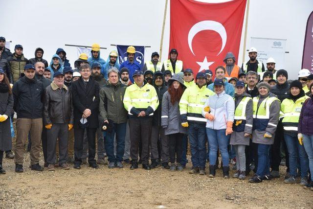 Madenciler, öğrenciler ve ormancılar el ele fidan dikti