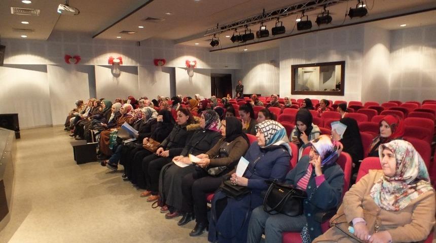 ADEM kursiyerlerine konferans