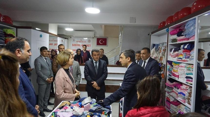 Gerc&uuml;ş&rsquo;te &ouml;ğrencilere kıyafet yardımı