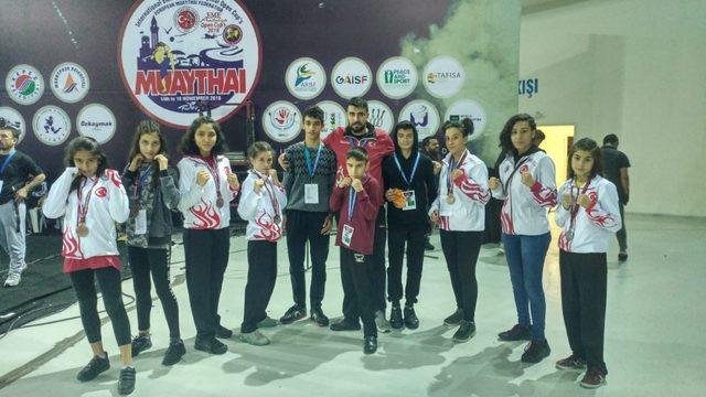 Aydınlı sporculardan Muay Thai’de 11 madalya