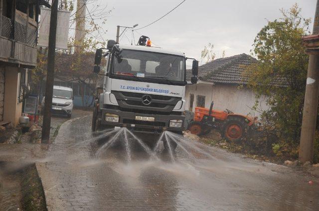 Büyükşehir Yukarı Görle’de çevre temizliği yaptı