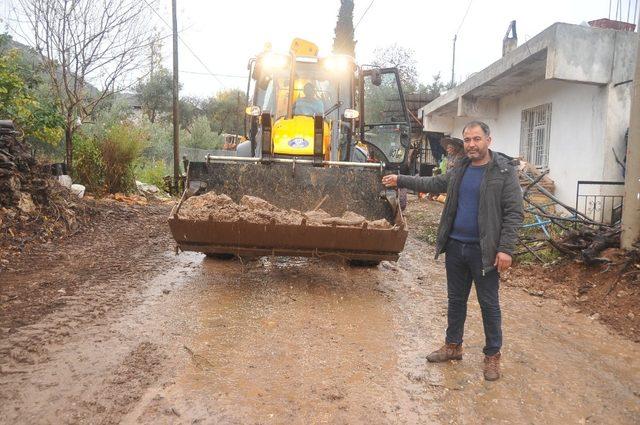 Büyükşehir Yukarı Görle’de çevre temizliği yaptı