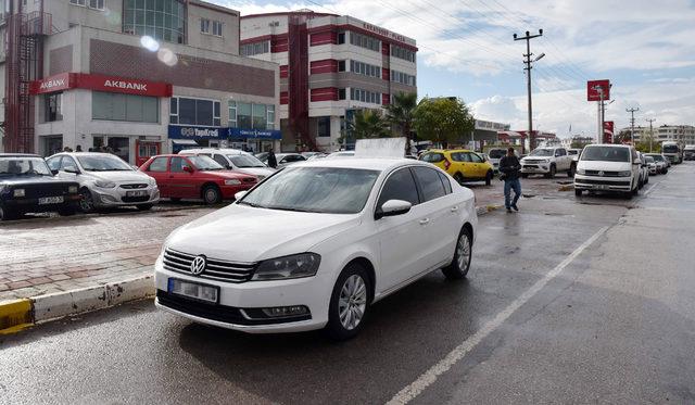 İçinde 230 bin lira bulunan poşeti kapkaççıya kaptırdı