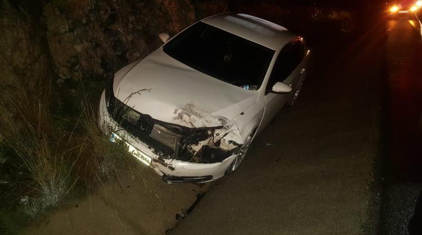 Direksiyon h&acirc;kimiyetini kaybedince kaza yaptı