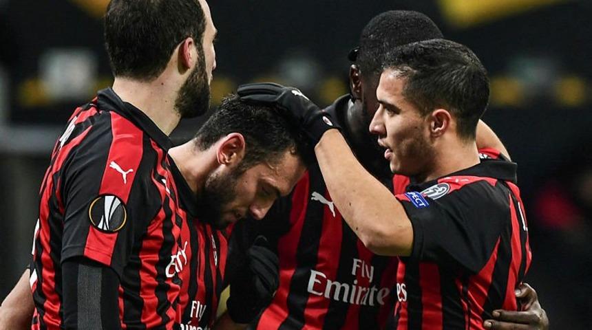 Hakan Çalhanoğlu ve Jeremain Lens UEFA Avrupa Ligi'nde haftanın 11'ine seçildi