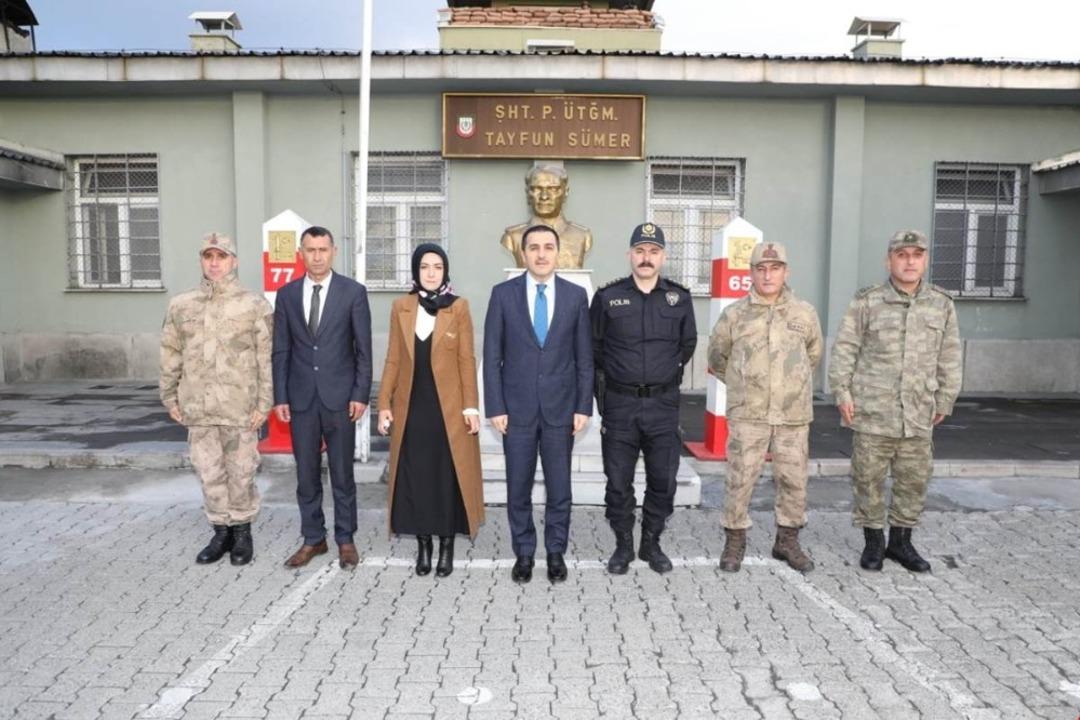 Vali &Ouml;ks&uuml;z Ermenistan sınırında incelemelerde bulundu