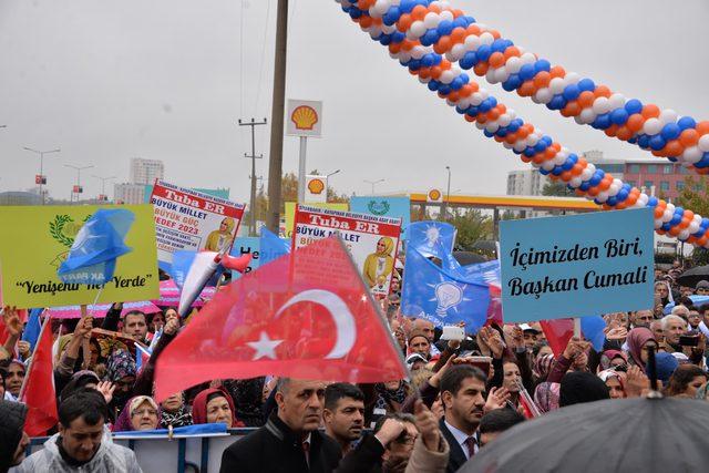 AK Parti'nin adayı Atilla'ya Diyarbakır'da coşkulu karşılama