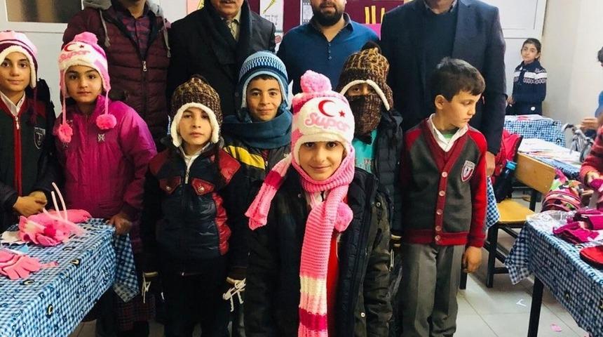 İlkokul &ouml;ğrencilerine anlamlı yardım