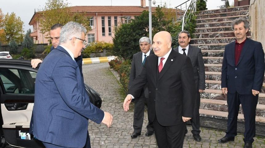 Vali Aykut Pekmez Rekt&ouml;r G&ouml;n&uuml;ll&uuml; ile bir araya geldi