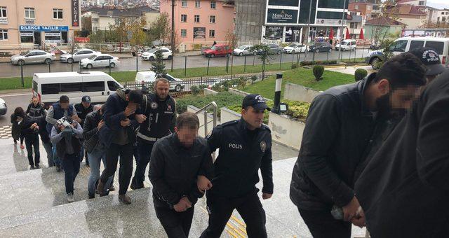 'Kredi' vaadiyle dolandırıcılık yapanlara operasyon: 17 gözaltı (2)