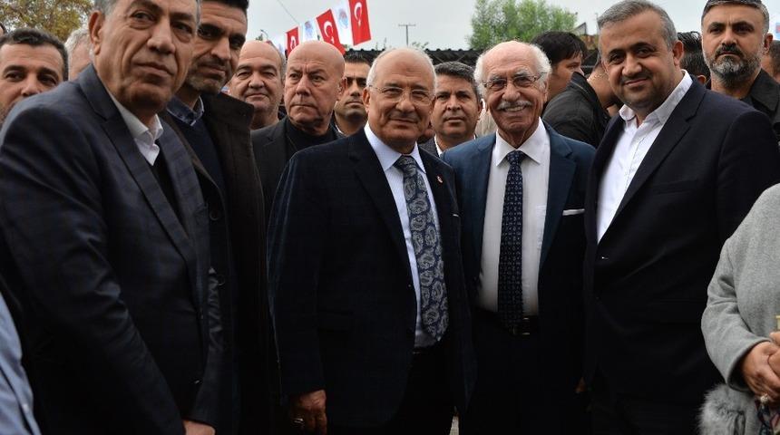 Başkan Kocamaz hal esnafı ile bir araya geldi