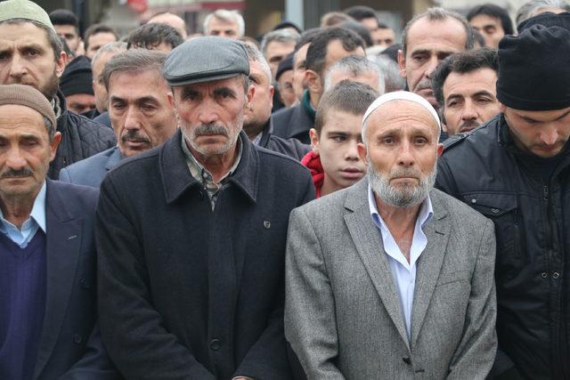 Viyadük enkazında ölen işçi, son yolculuğa uğurlandı