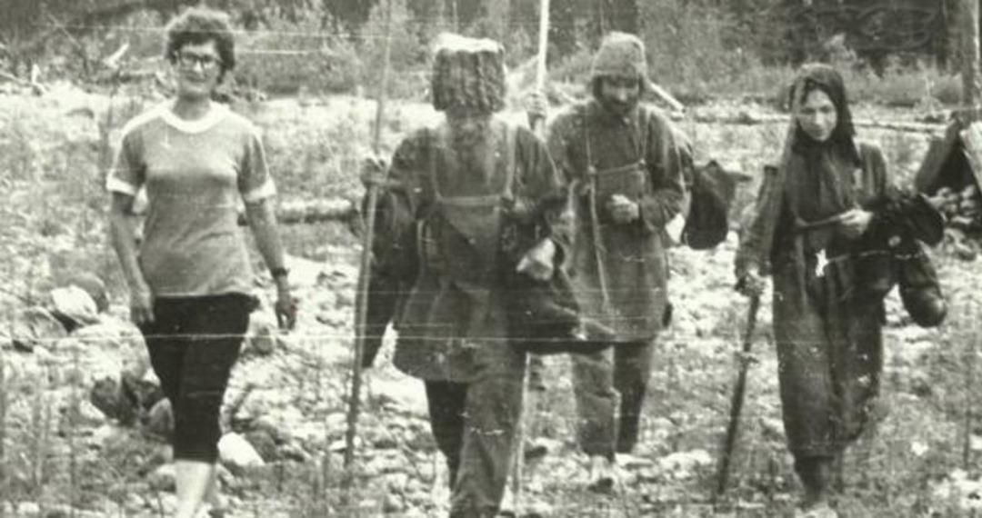 42 yıl boyunca ayakkabı ve ağa&ccedil; kabuklarını yiyerek hayatta kaldılar