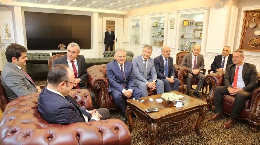 Başkan B&uuml;y&uuml;kkılı&ccedil;&rsquo;a Tebrik Ziyaretleri s&uuml;r&uuml;yor