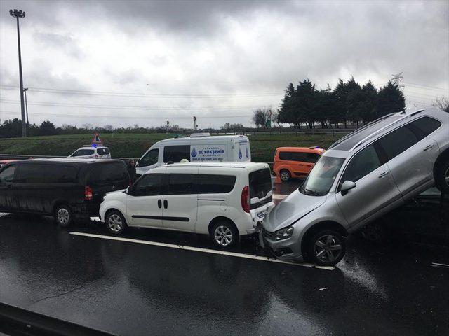 TEM'de zincirleme trafik kazası