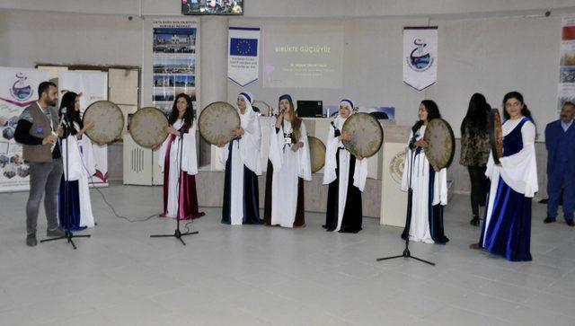 Kızıltepe’de kadına şiddet masaya yatırıldı