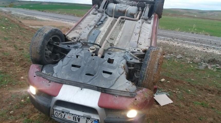 Ara&ccedil; ters d&ouml;nd&uuml;, yara almadan kurtuldu