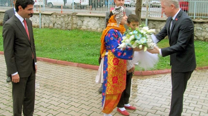 Vali G&uuml;l&rsquo;den Araban&rsquo;a ziyaret