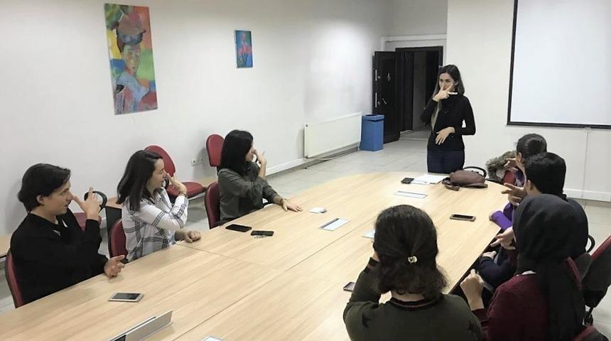 Denetimli Serbestlik M&uuml;d&uuml;rl&uuml;ğ&uuml; personellerine işaret dili eğitimi verildi