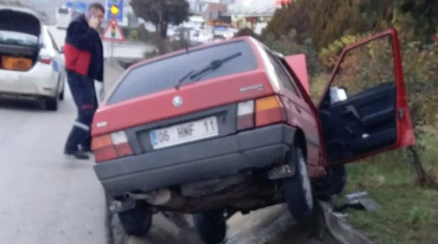 Yağmur kazaya yol a&ccedil;tı: 2 yaralı