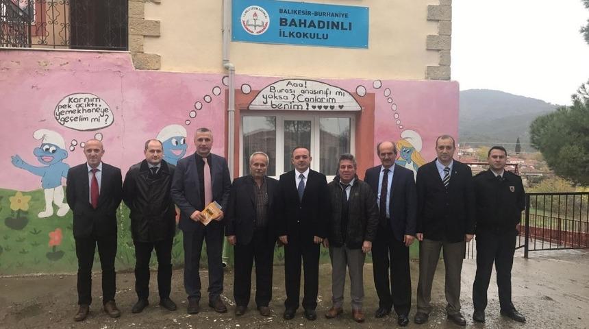 Kaymakam &Ouml;ner, gitmedik k&ouml;y bırakmayacak