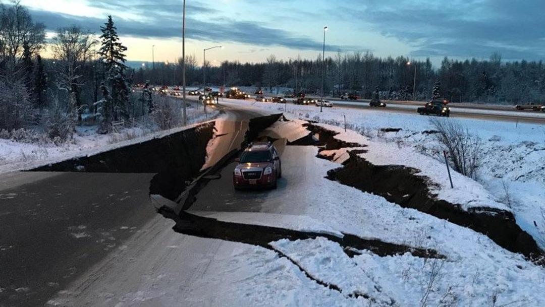 Alaska'da 7.0 b&uuml;y&uuml;kl&uuml;ğ&uuml;nde deprem: Tsunami uyarısı yapıldı 